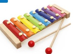 hands knocks the xylophone/a-r2/x2